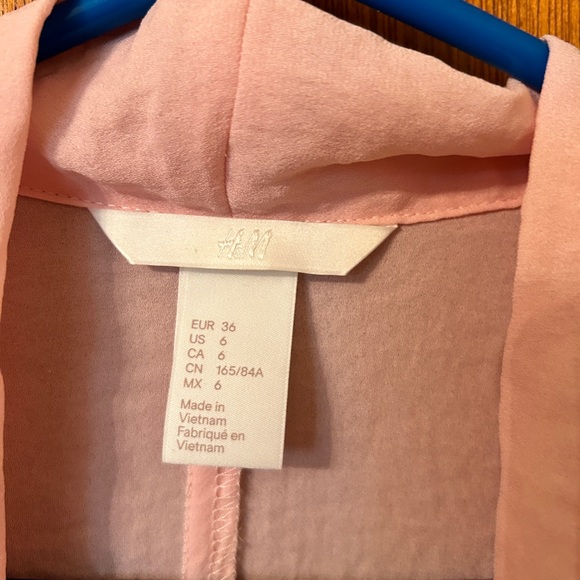 H&M Blush colour long sleeve blouse - Picture 2 of 4